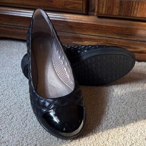 Easy Spirit Black Quilted Flats